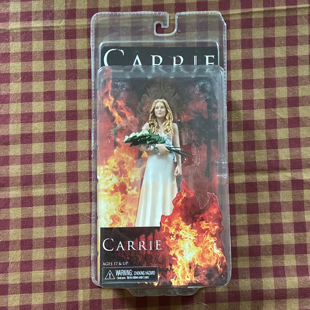 New NECA 2013 Carrie Movie Prom Carrie Action Figure Non Bloody Version Sealed